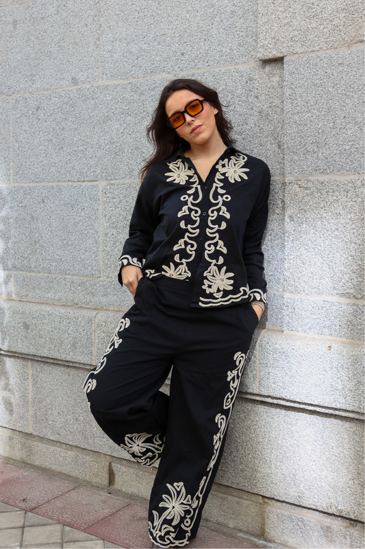 Conjunto bordado negro